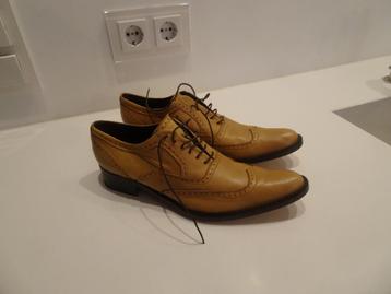 BAMBU beige leren veterschoenen beschikbaar voor biedingen