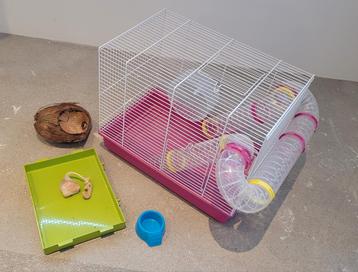 Hamsterkooi of muizenkooi beschikbaar voor biedingen