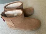 Mooie UGGs Maat 40 - Zo goed als nieuw!, Kleding | Dames, Schoenen, Ophalen of Verzenden, Zo goed als nieuw, Bruin, Lage of Enkellaarzen