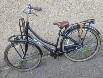 Bijna niet gebruikte nieuwe damesfiets beschikbaar voor biedingen