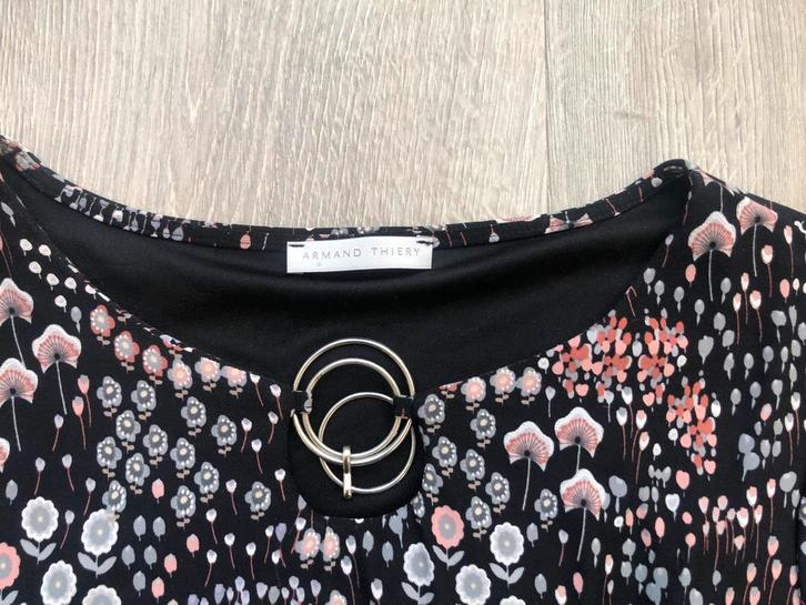 Feestelijke dames jurk van merk Armand Thiery met onderjurk, Kleding | Dames, Jurken, Zo goed als nieuw, Maat 42/44 (L), Zwart