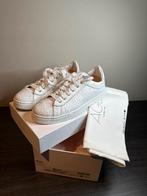 AGL dames schoenen / sneakers maat 38 van leer, Kleding | Dames, Schoenen, Wit, AGL, Ophalen of Verzenden, Sneakers of Gympen