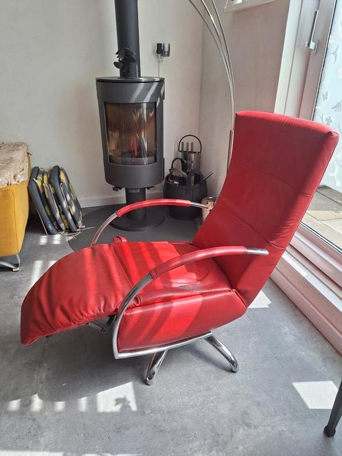 Relaxfauteuil Prominent leder bekleed, Huis en Inrichting, Fauteuils, Gebruikt, Leer, Metaal, 50 tot 75 cm, Minder dan 75 cm, Ophalen