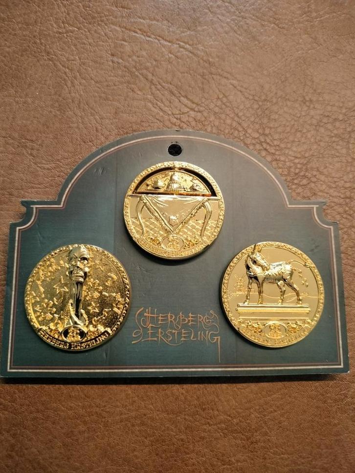 Efteling pin: serie 25 jaar Herberg d'Ersteling, Verzamelen, Efteling, Nieuw, Button of Speldje, Ophalen of Verzenden