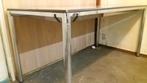 Stalen tafel met schoef poten verchroomde met melaminne blad, Ophalen, Gebruikt, Bureau