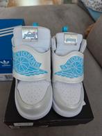 Sky Jordan kinderschoenen met klittenband in maat 27., Kinderen en Baby's, Kinderkleding | Schoenen en Sokken, Ophalen, Nieuw