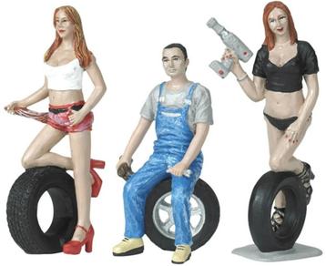 ANDIE, DEREK & MICHELE beschikbaar voor biedingen