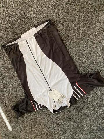 Nieuwe fietskleding  beschikbaar voor biedingen