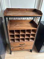 Super leuk wijn kast met glazenhouder, Huis en Inrichting, Woonaccessoires | Wijnrekken, Ophalen, Zo goed als nieuw, Hout, Minder dan 50 cm