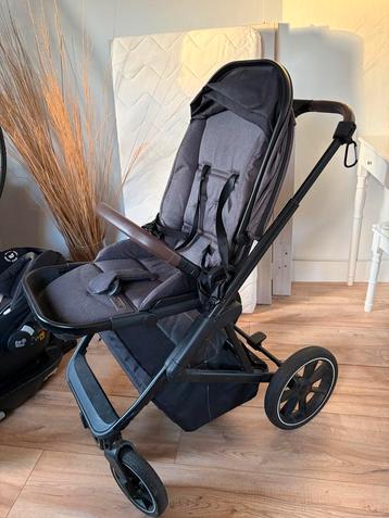 Qute Kinderwagen met Buggy beschikbaar voor biedingen