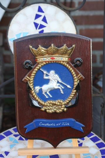 Groot wapenschild Marine Constantia et Fide in mooie staat beschikbaar voor biedingen