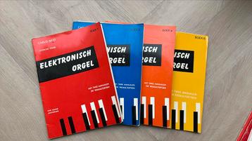 Muziekboeken elektronisch orgel beschikbaar voor biedingen