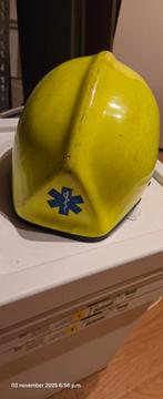 Originele nederlandse ambulance Helm met vizier, Verzamelen, Ophalen of Verzenden, Gebruikt