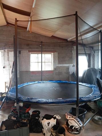 Trampoline 305 op 60cm beschikbaar voor biedingen
