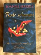 Rode Schoenen - Joanne Harris, Boeken, Romans, Ophalen of Verzenden, Gelezen, Nederland