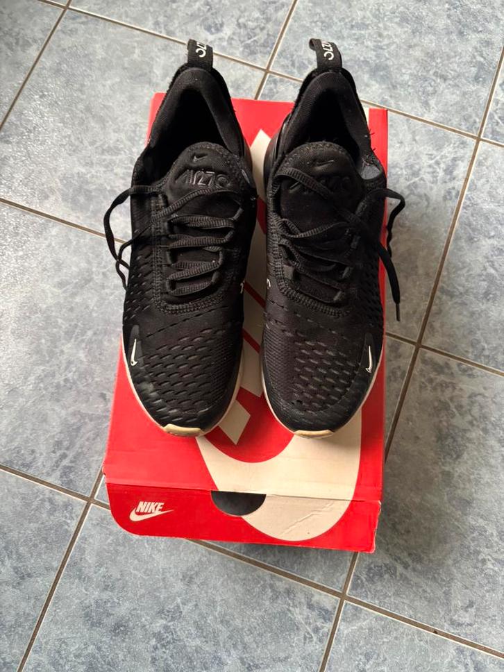 Nike air maat 37.5 als nieuw voor 30 euro ophalen, Kleding | Dames, Schoenen, Zo goed als nieuw, Sneakers of Gympen, Zwart, Ophalen of Verzenden