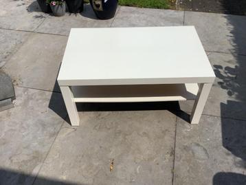 2 Tafels LACK Ikea beschikbaar voor biedingen