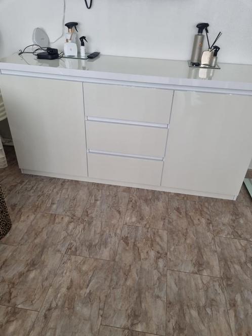 Witte lange kast, Huis en Inrichting, Kasten | Dressoirs, Zo goed als nieuw, 50 tot 100 cm, 50 tot 75 cm, Met lade(s), Met deur(en)