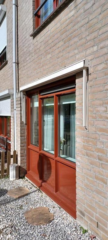 Carré uitvalscherm met twee doeken Somfy met nieuwe schakel beschikbaar voor biedingen