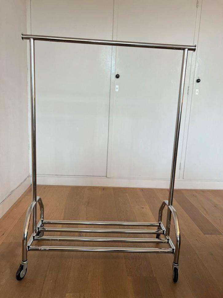 Metalen kledingrek met wielen – stevig en praktisch, Kleding | Dames, Kledingrekken, Gebruikt, Met wielen, Ophalen