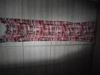 Sjaal in rood zwart wit patroon, Ophalen of Verzenden, Zo goed als nieuw, Sjaal