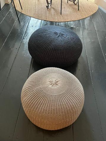 ikea pouffe x2 beschikbaar voor biedingen