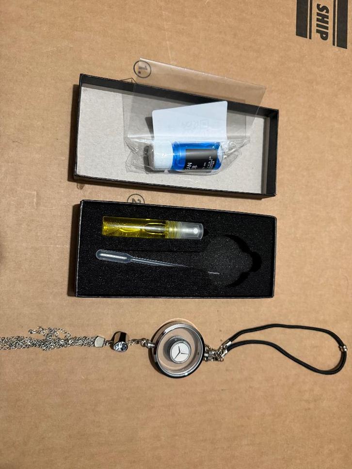 Mercedes-Benz Auto Parfum Diffuser – Luxe geuraccessoire New, Auto diversen, Auto-accessoires, Nieuw, Verzenden