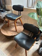 2 Stuks eetkamerstoel Kare design, Ophalen, Zo goed als nieuw
