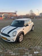 Mini (r56) 1.4 95pk 2009 Wit, Auto's, Mini, Voorwielaandrijving, 4 stoelen, Wit, Origineel Nederlands