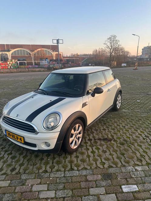 Mini (r56) 1.4 95pk 2009 Wit, Auto's, Mini, Particulier, Benzine, B, Hatchback, Handgeschakeld, Origineel Nederlands, Wit, Voorwielaandrijving
