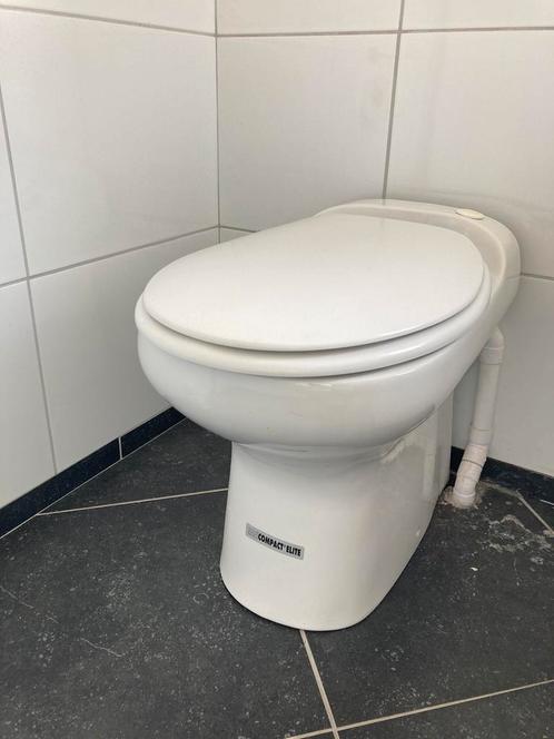 Sanicompact Elite (pomp defect), Doe-het-zelf en Verbouw, Sanitair, Gebruikt, Toilet, Ophalen