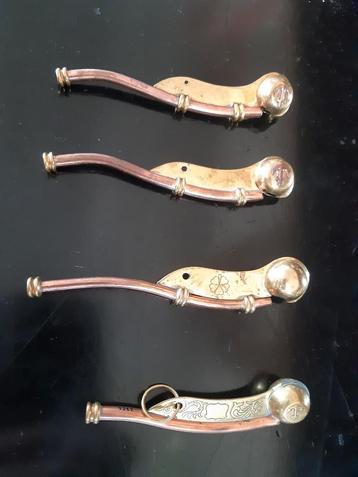 4 oude/antieke Bootsmanfluitjes. Marine/scheepsvaart.  beschikbaar voor biedingen