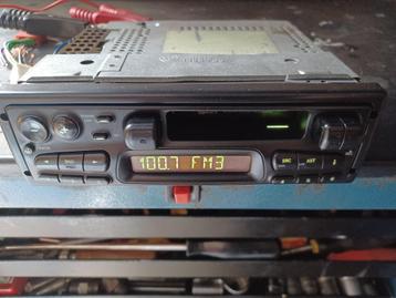 autoradio / cassette speler , philips rc429 , oldtimer beschikbaar voor biedingen