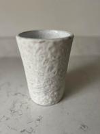 Witte vaas Pottenbakkerij Ambach Haalderen,, Rond, Ophalen of Verzenden, Aardewerk, Minder dan 40 cm