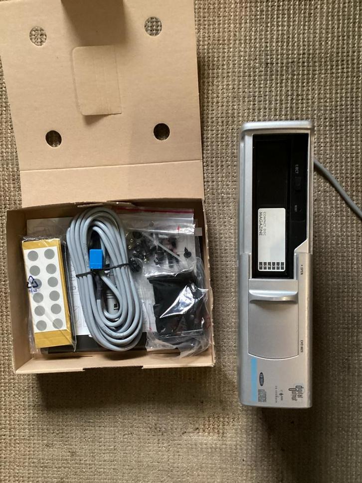 VDO 6 cd Wisselaar 602S, Auto diversen, Autoradio's, Gebruikt, Ophalen of Verzenden