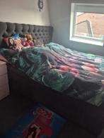 Bed, Huizen en Kamers