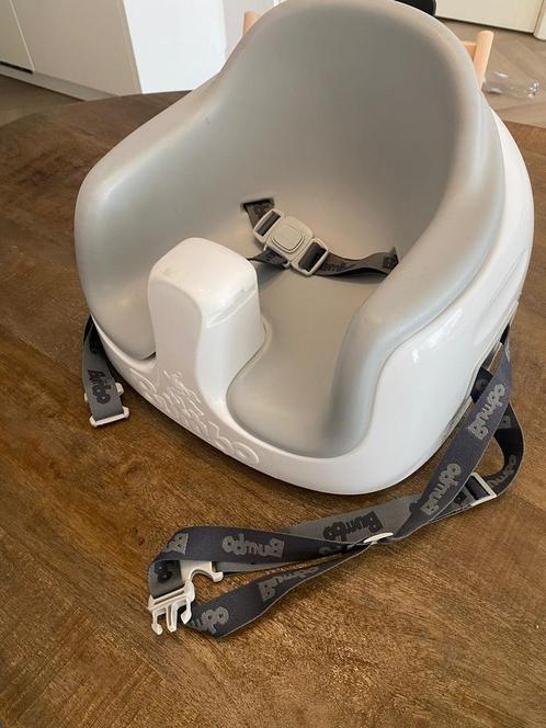 Bumbo kinderstoel met tafelblad, Kinderen en Baby's, Kinderstoelen, Zo goed als nieuw, Overige typen, Ophalen of Verzenden