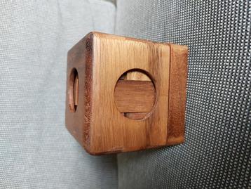 HOUTEN KUBUS MET PUZZELBLOKJES beschikbaar voor biedingen