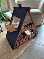 Mooi houten poppenhuis met meubeltjes, Ophalen, Zo goed als nieuw, Poppenhuis