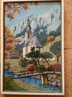 Mooi borduurwerk in wol geborduurd landschap met kerk, Hobby en Vrije tijd, Borduren en Borduurmachines, Ophalen of Verzenden