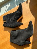 Kurt Geiger Suede Enkel Laarsjes Maat 41, Ophalen of Verzenden, Zo goed als nieuw, Zwart, Lage of Enkellaarzen