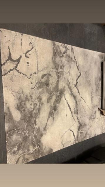 Te koop: Vloerkleed beschikbaar voor biedingen