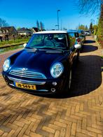 Mini 1.6 16V Cooper 2005 Zwart, Auto's, Voorwielaandrijving, 4 cilinders, 4 stoelen, Zwart