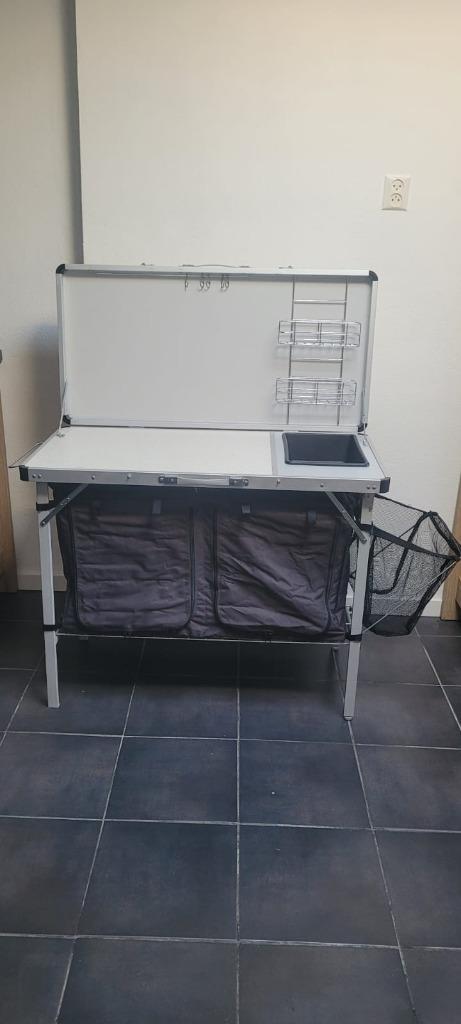 Campingkeuken – praktisch en compleet, Caravans en Kamperen, Kampeermeubelen, Zo goed als nieuw, Campingkast, Ophalen of Verzenden