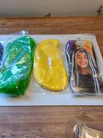 partij carnaval pruiken diverse kleuren 2500 stuks, Ophalen of Verzenden, Nieuw