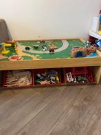Houten treinbaanset met tafel voor kinderen te koop, Ophalen of Verzenden, Zo goed als nieuw
