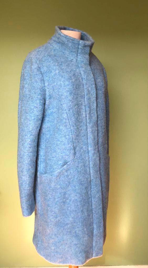 Knielange ijsblauwe wollen jas van Beaumont maat 40., Kleding | Dames, Jassen | Winter, Gedragen, Maat 38/40 (M), Blauw, Ophalen of Verzenden