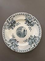 Vintage bord Societe Ceramique Maestricht. Peacock / pauw., Antiek en Kunst, Antiek | Wandborden en Tegels, Ophalen