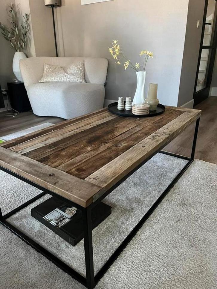 Houten landelijke/hotel chique salontafel met stalen frame, Huis en Inrichting, Tafels | Salontafels, Zo goed als nieuw, Minder dan 50 cm
