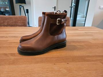 Enkellaarsjes Tommy Hilfiger bruin maat 39 beschikbaar voor biedingen
